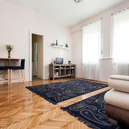 Home Away Apartment Budapest Rum bild