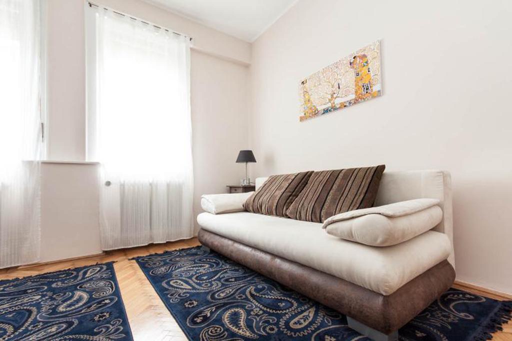 Home Away Apartment Budapest Rum bild
